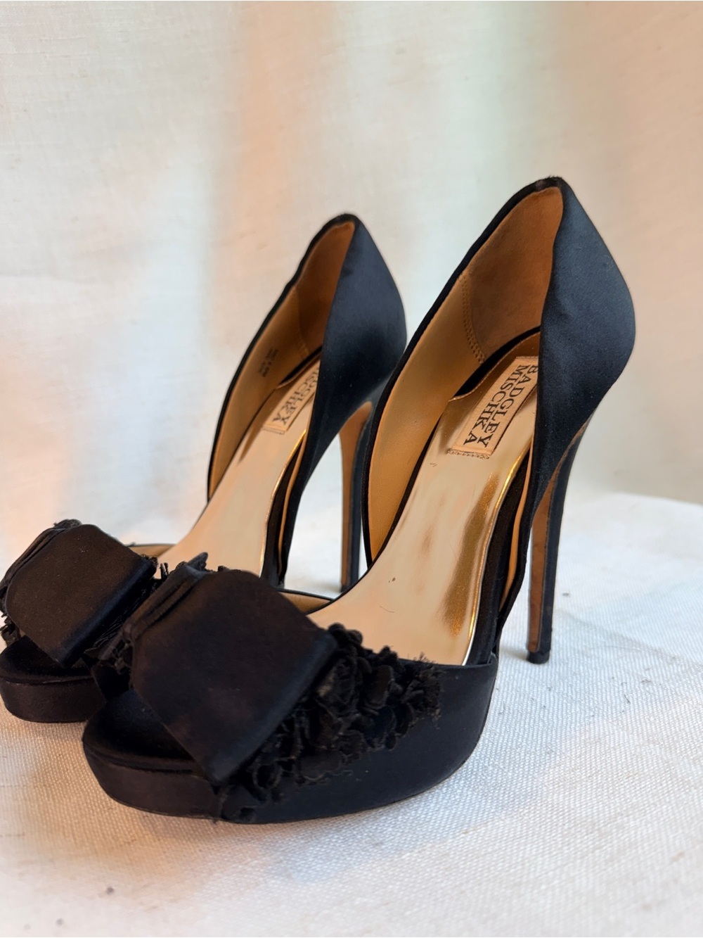 Badgley Mischka Black Satin Floral Bow Peep Toe D’Orsay Heels 6M